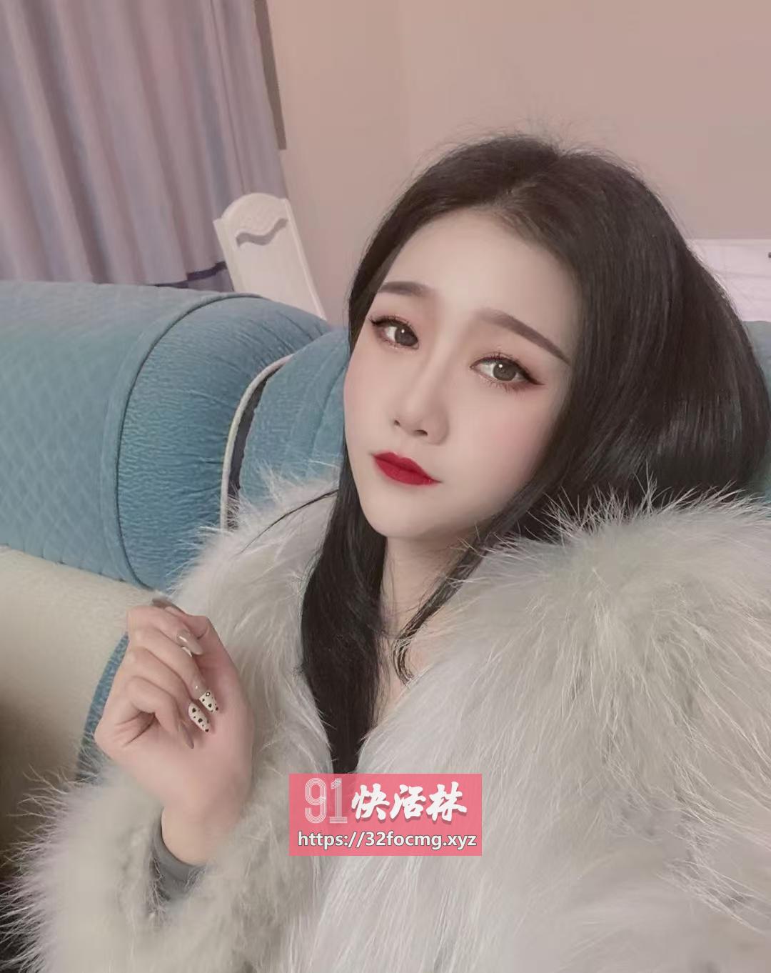 锦江女友型嫩妹