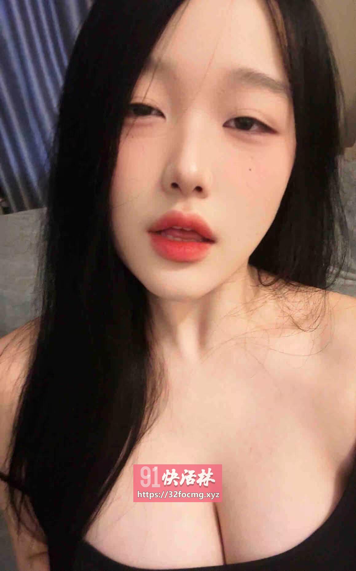 迷人的脸蛋 下体也很勾魂