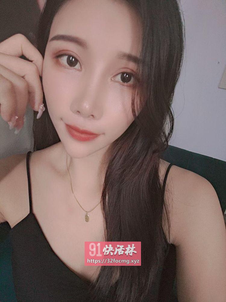 白虎肥臀小少妇