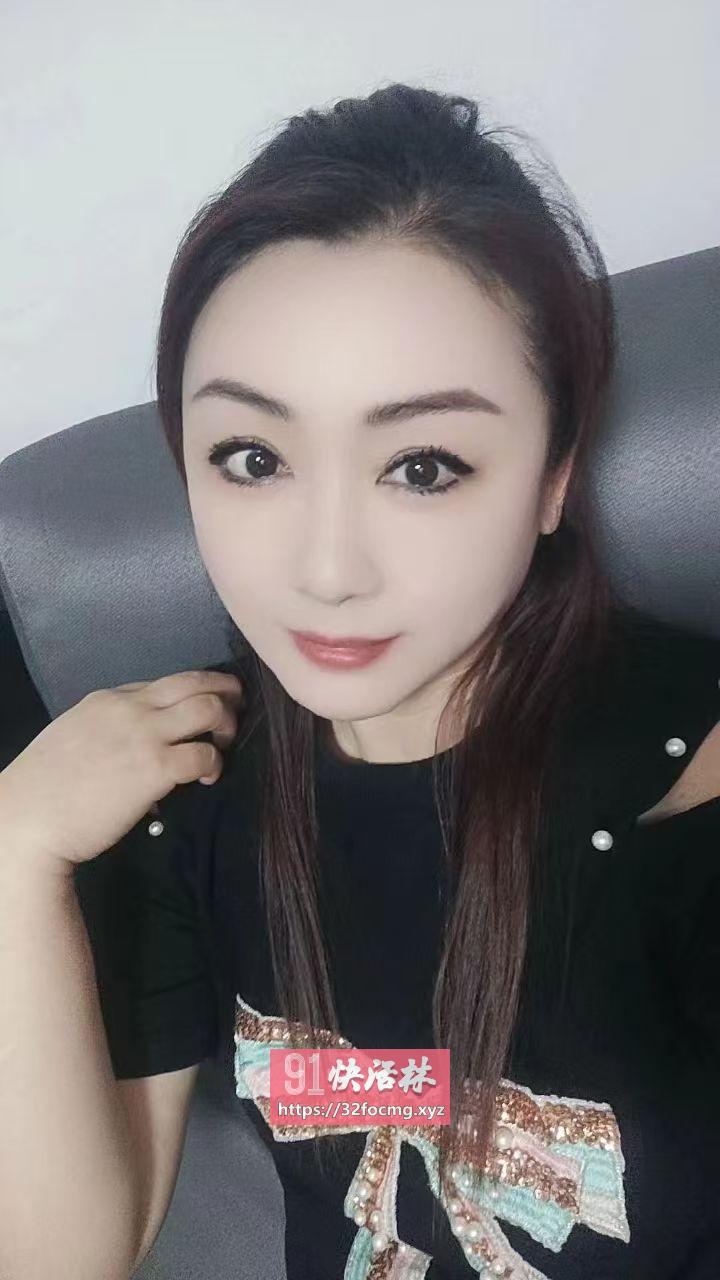 洋货市场少妇