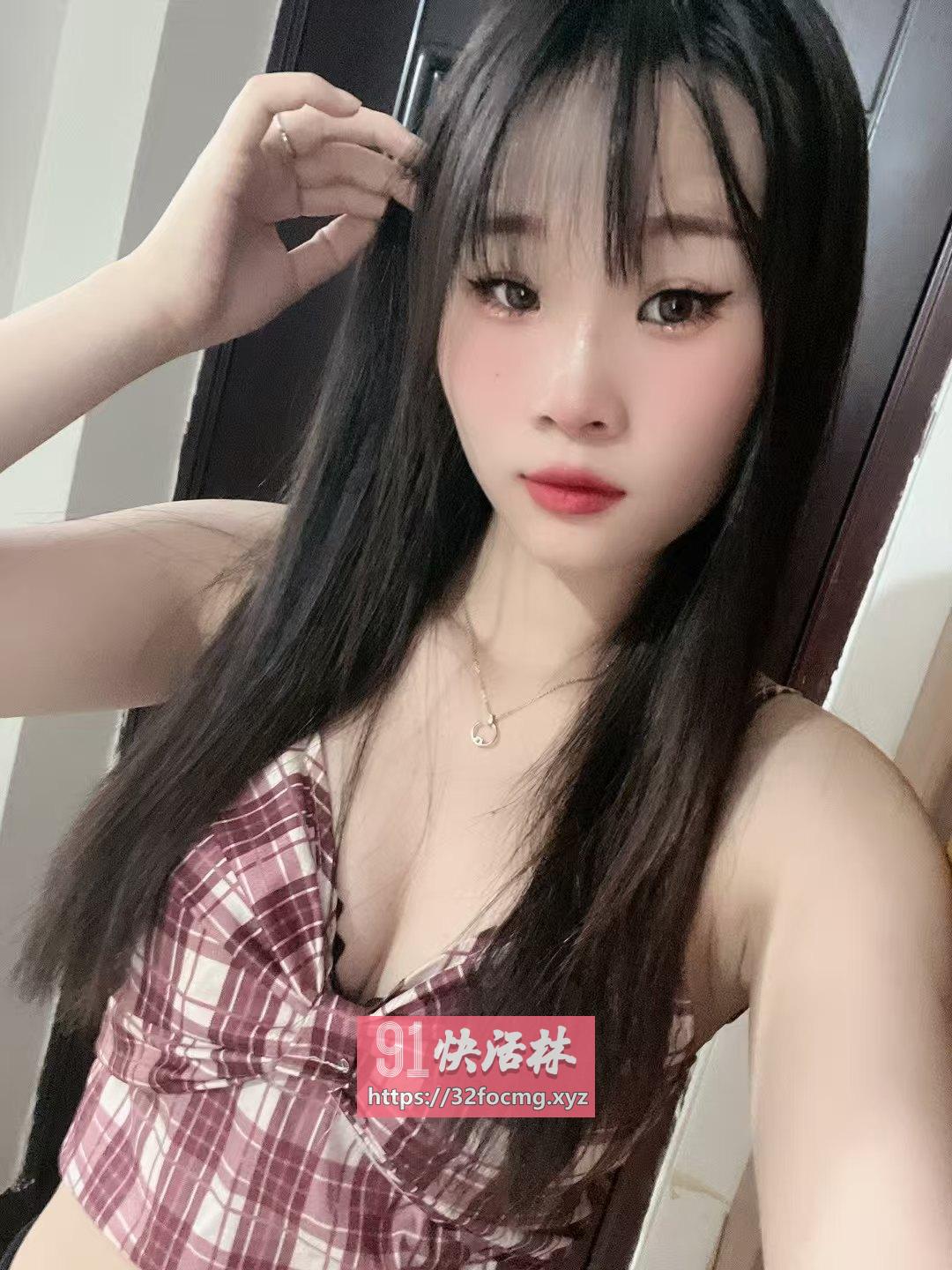 性感美女逼紧粉嫩
