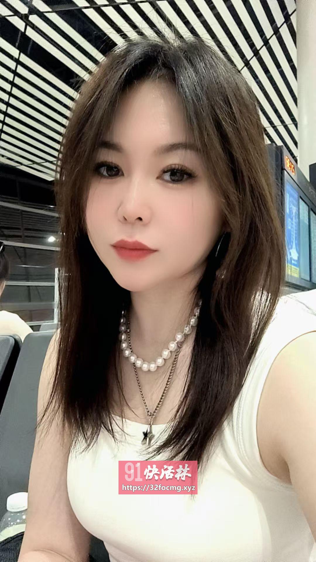 滨海丰乳御姐默默