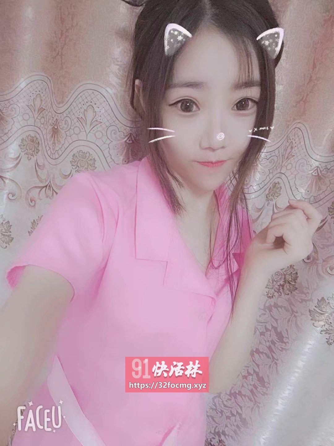 娇小白嫩大奶妹
