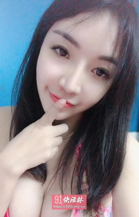 白嫩大波瑜伽老师