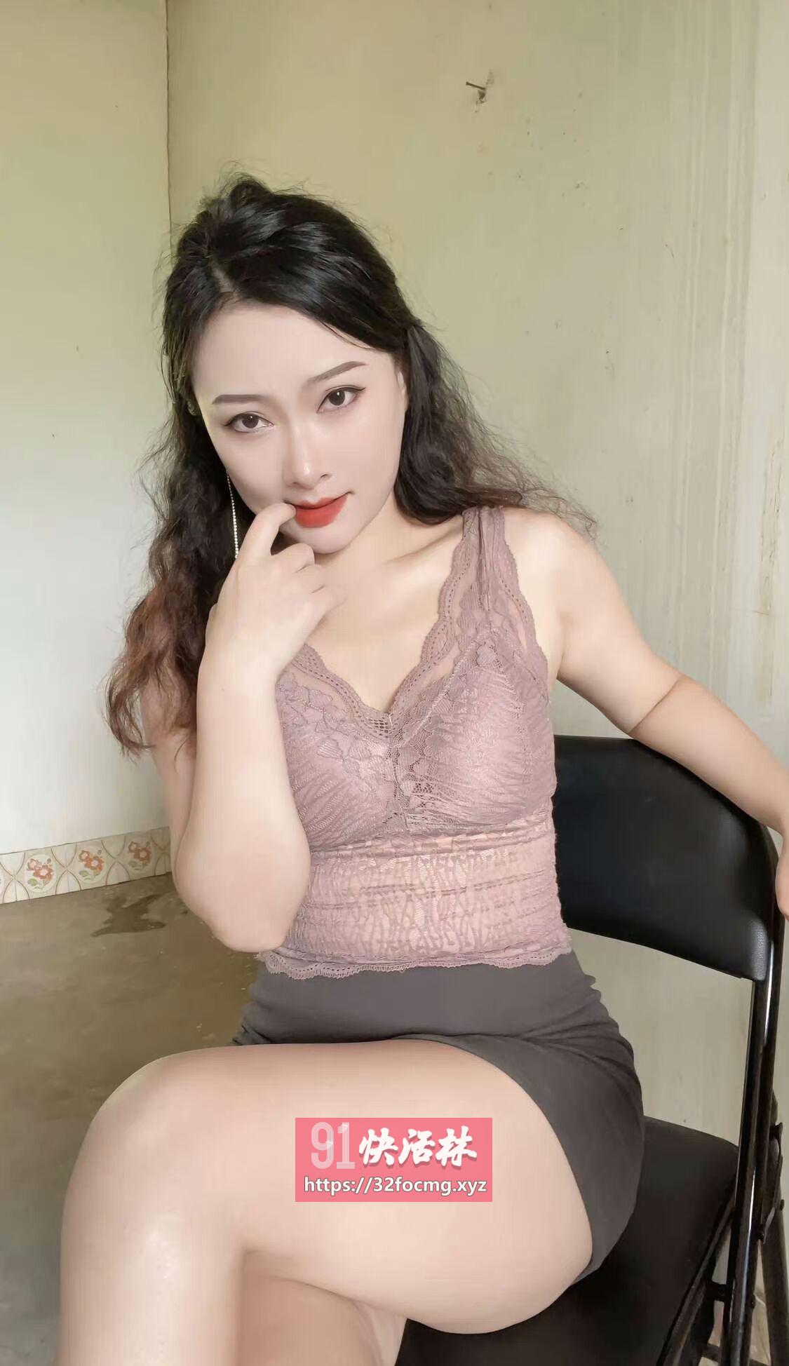 洪山性感大胸姐姐