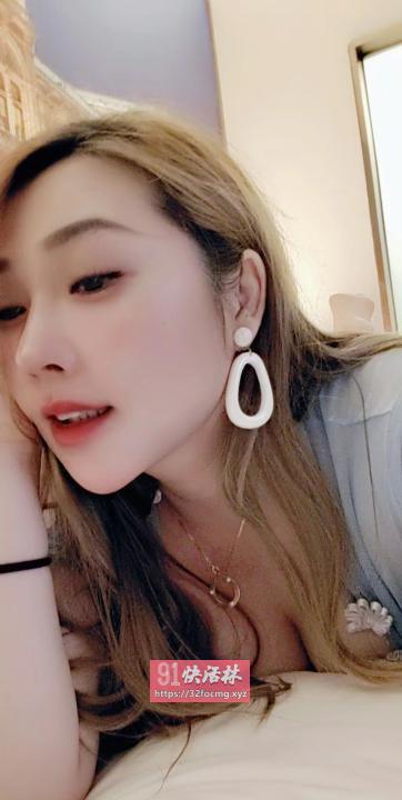 兼职白虎骚嫩妹