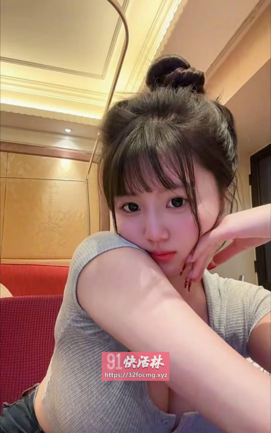 嫩妹紧致多汁鲍超爽干爆