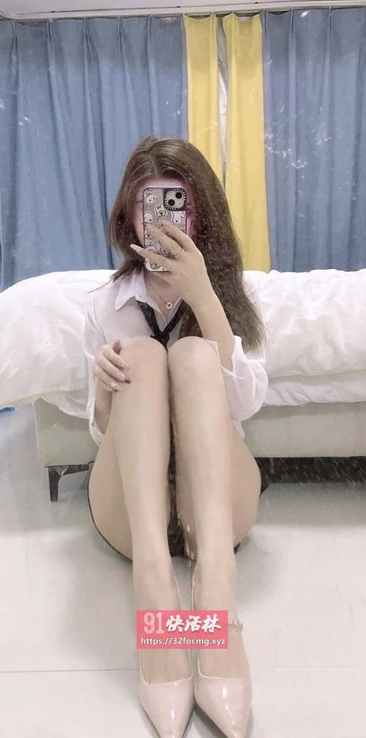 龙岗性感制服小嫩妹