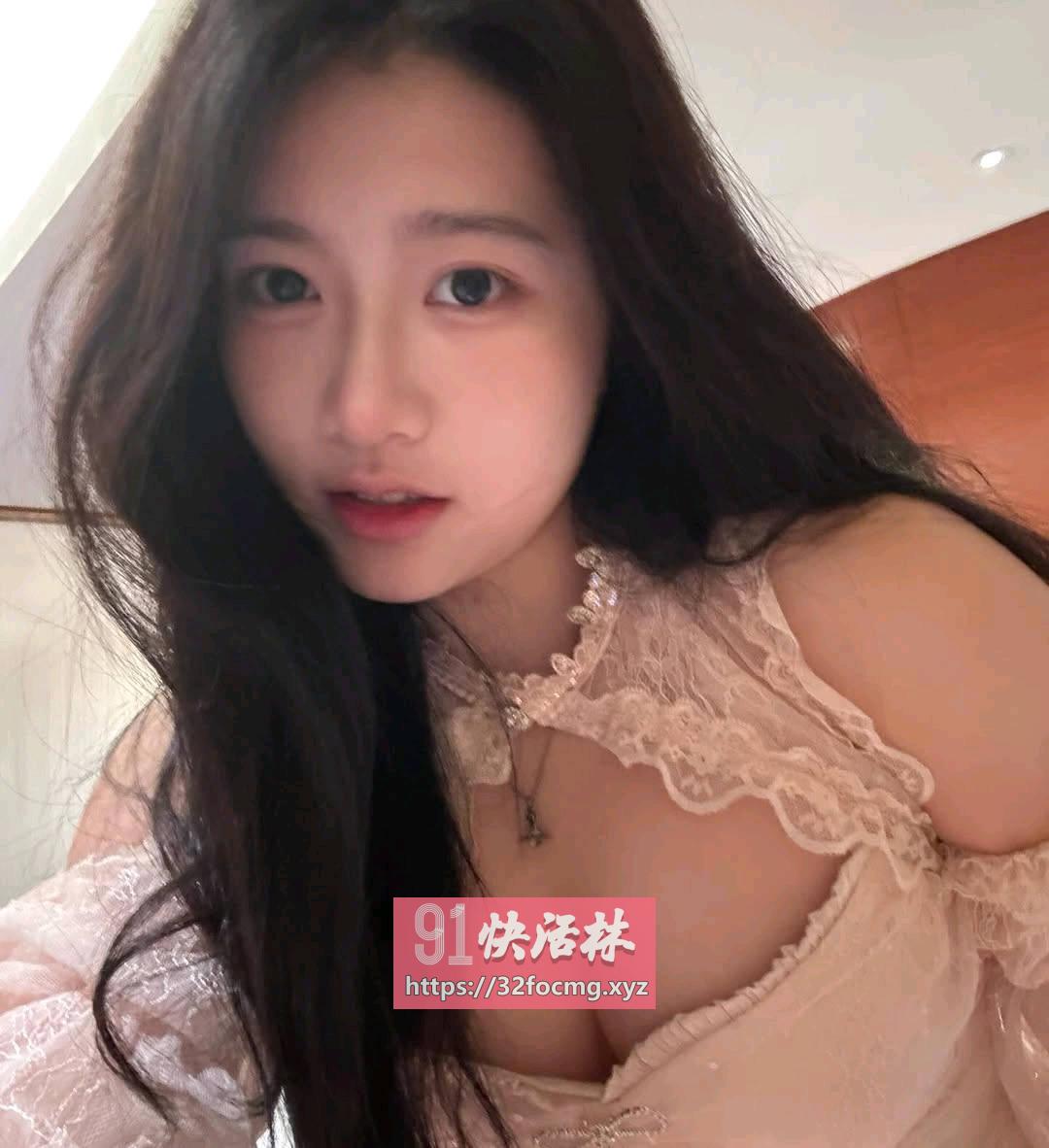 小妹看着淑女其实床上很骚