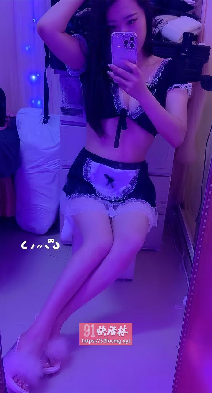 漂亮骚妞逼都是香的物超所值
