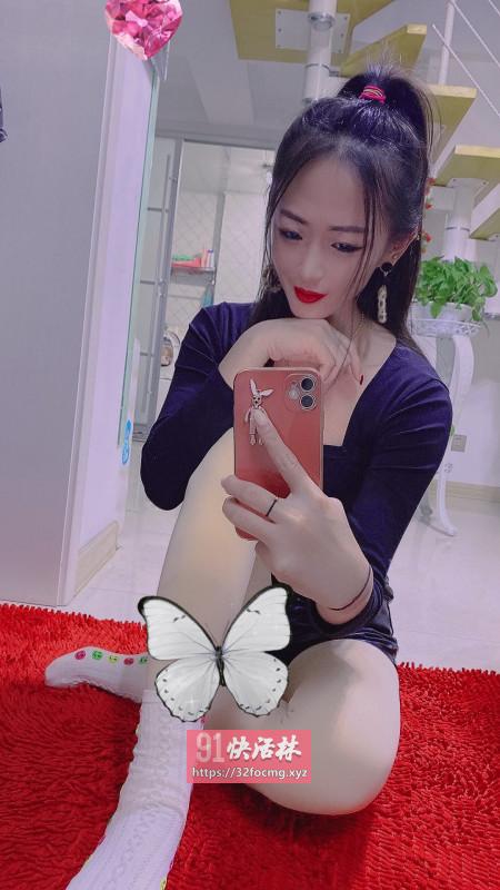 高新长腿白丝邻家小妹