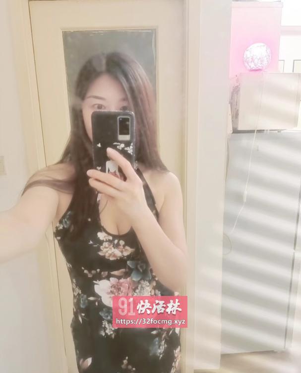 颜值高老师口爆很舒服