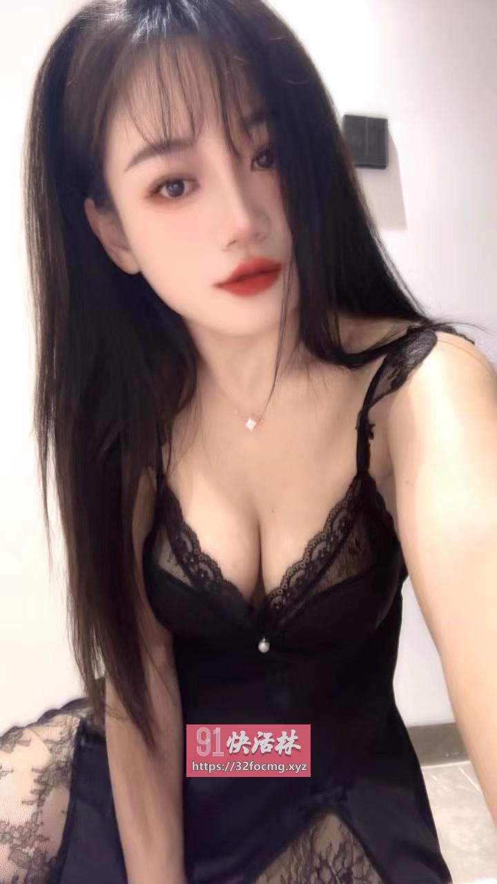 微胖大胸小姐姐