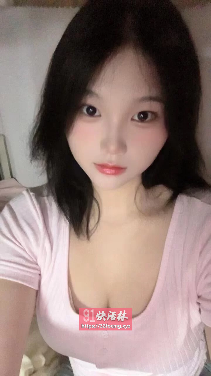 清纯白皙小嫩妹