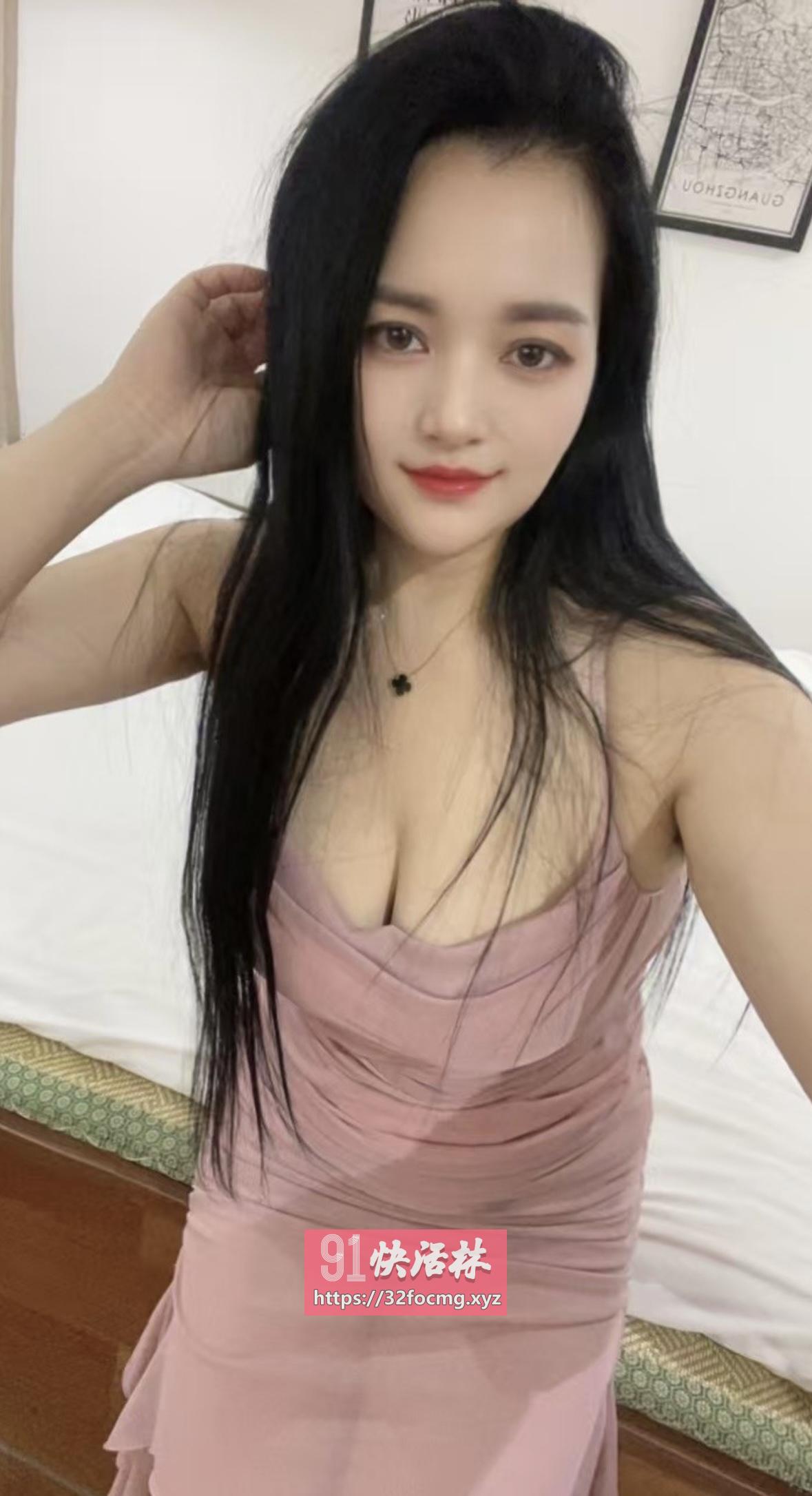 二刷颜值系翘臀豪乳美女