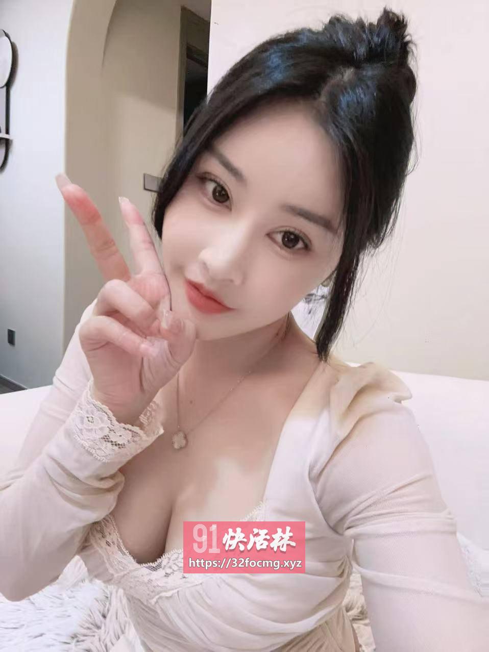 滨江白嫩大奶服务型嫩妹