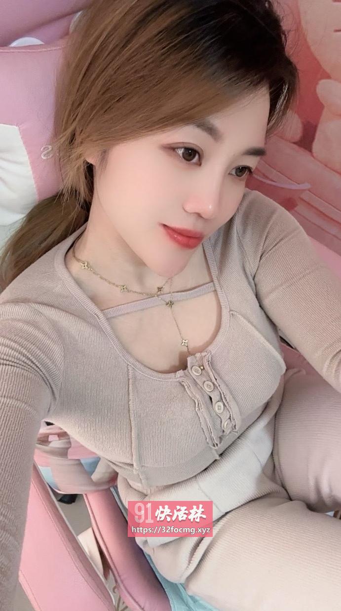 大奶丰满粉嫩小妹