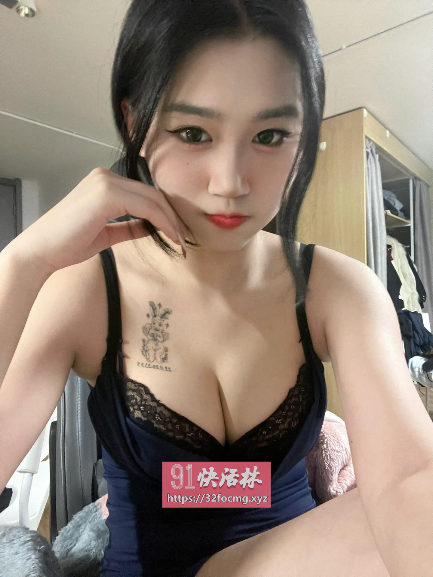 风骚大奶少妇