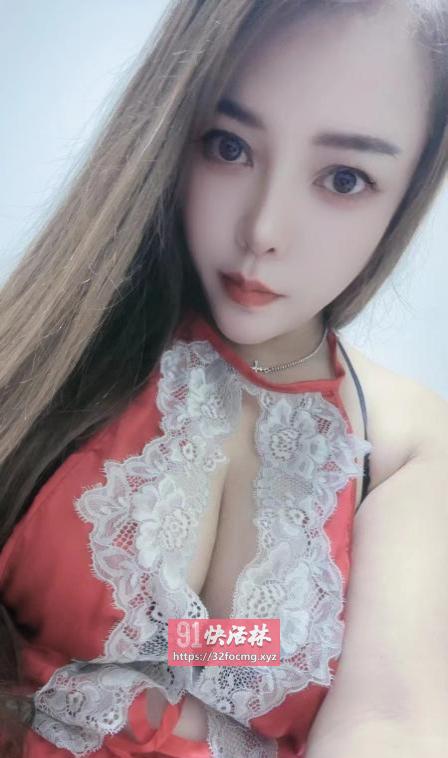 性感肥臀大胸小姐姐