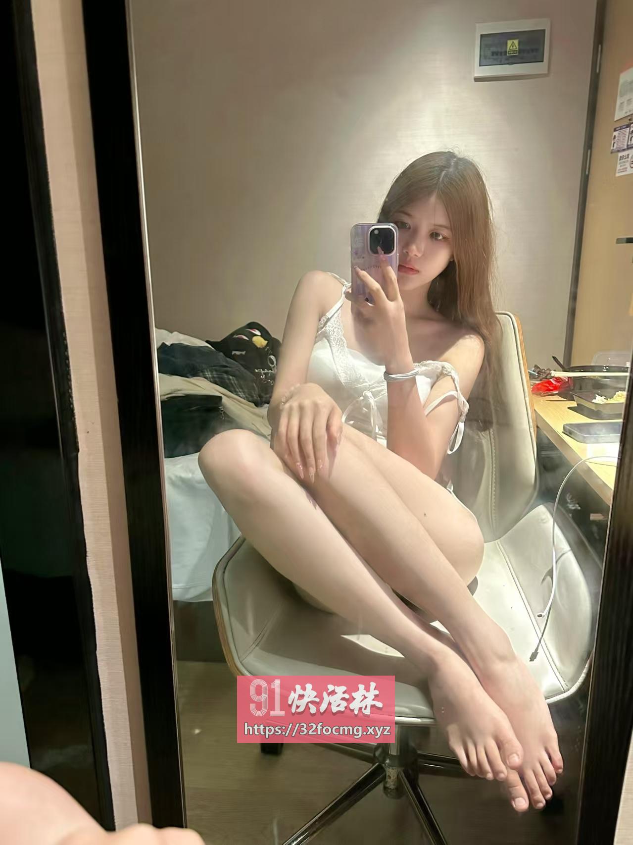 姿势超多逼紧粉嫩