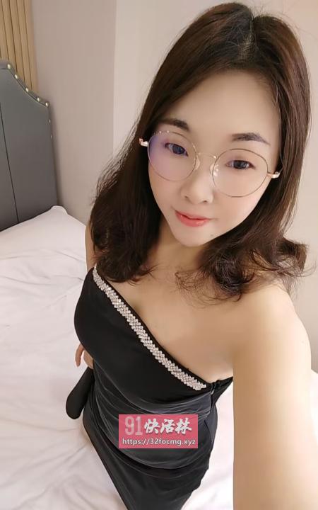风骚四眼安安