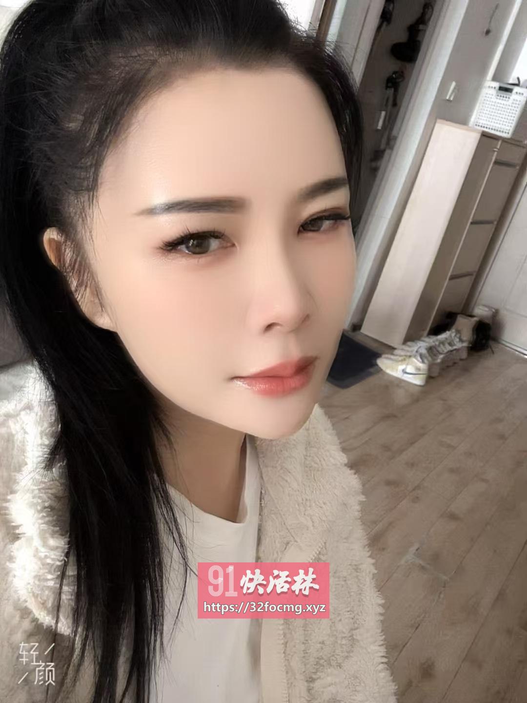 身材超棒的小少妇