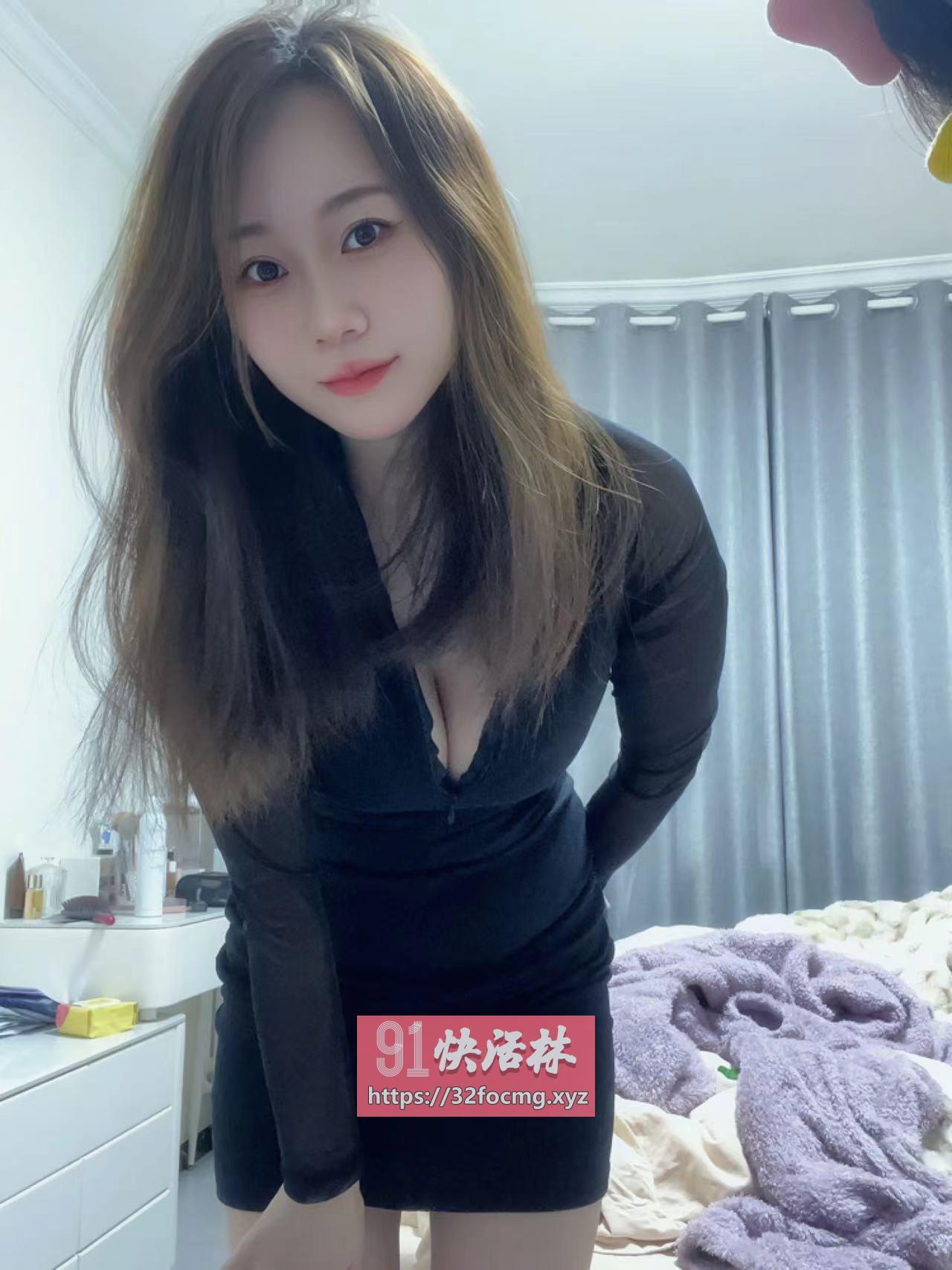 武汉彩精小蝴蝶，逼水多很紧，身材好很骚
