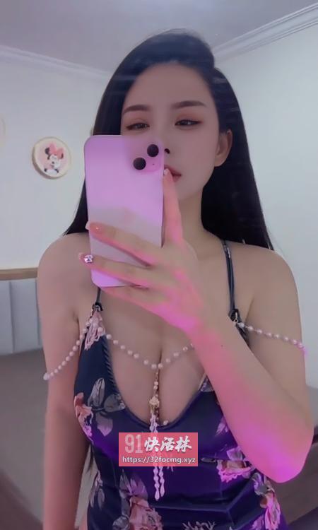 性感大奶骚娘们