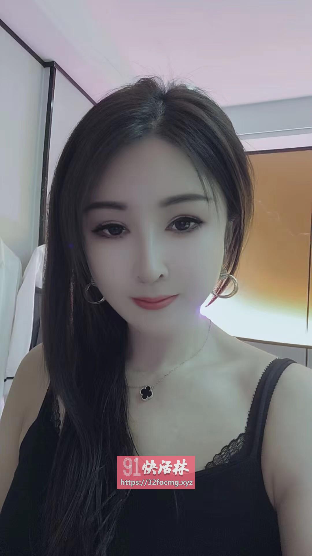 义乌白嫩甜妹小太阳