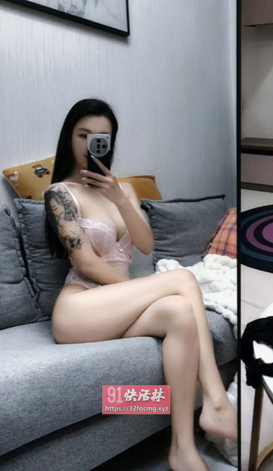 肥臀制服小太妹