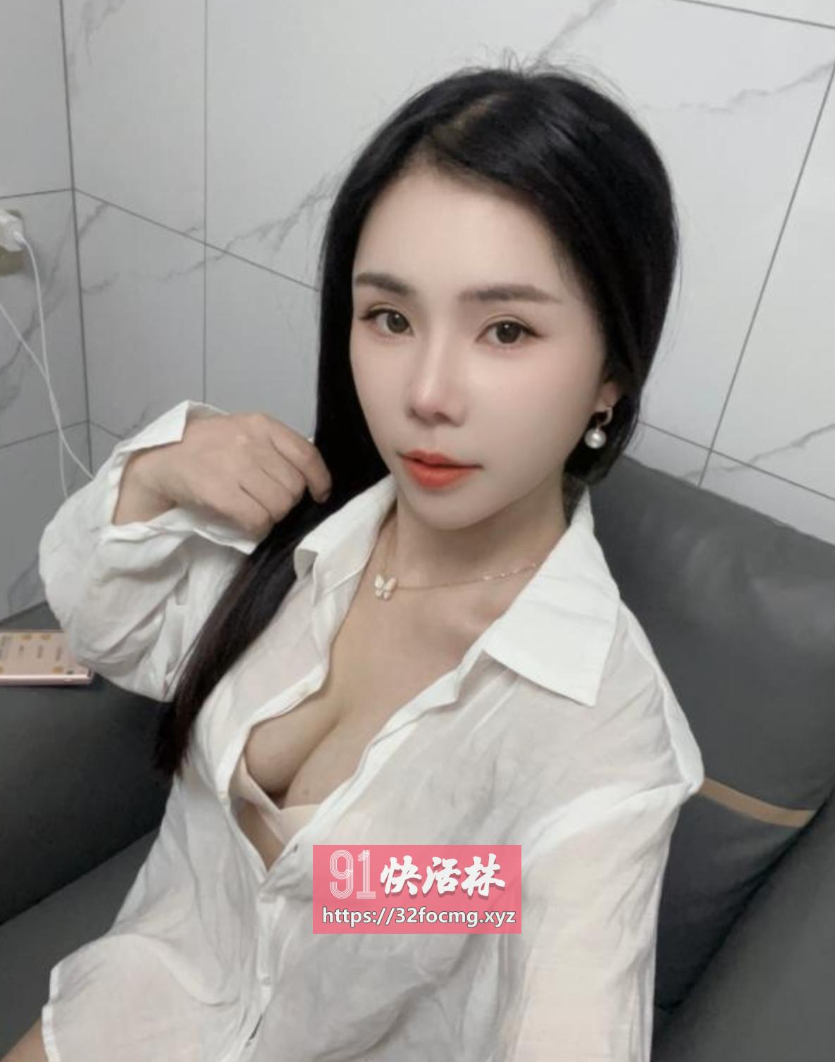 高挑纤细白嫩妹，口活很好