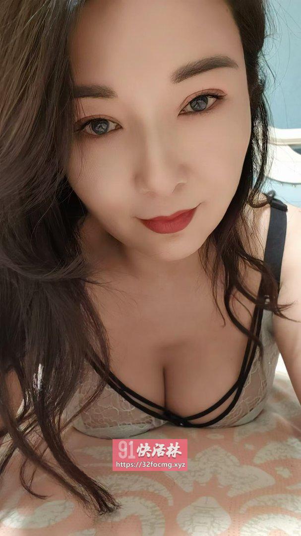 身材饱满少妇