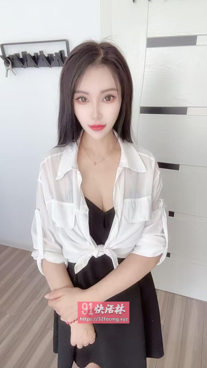 丰满情趣御姐晶晶