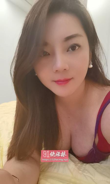 性感爆乳极品御姐