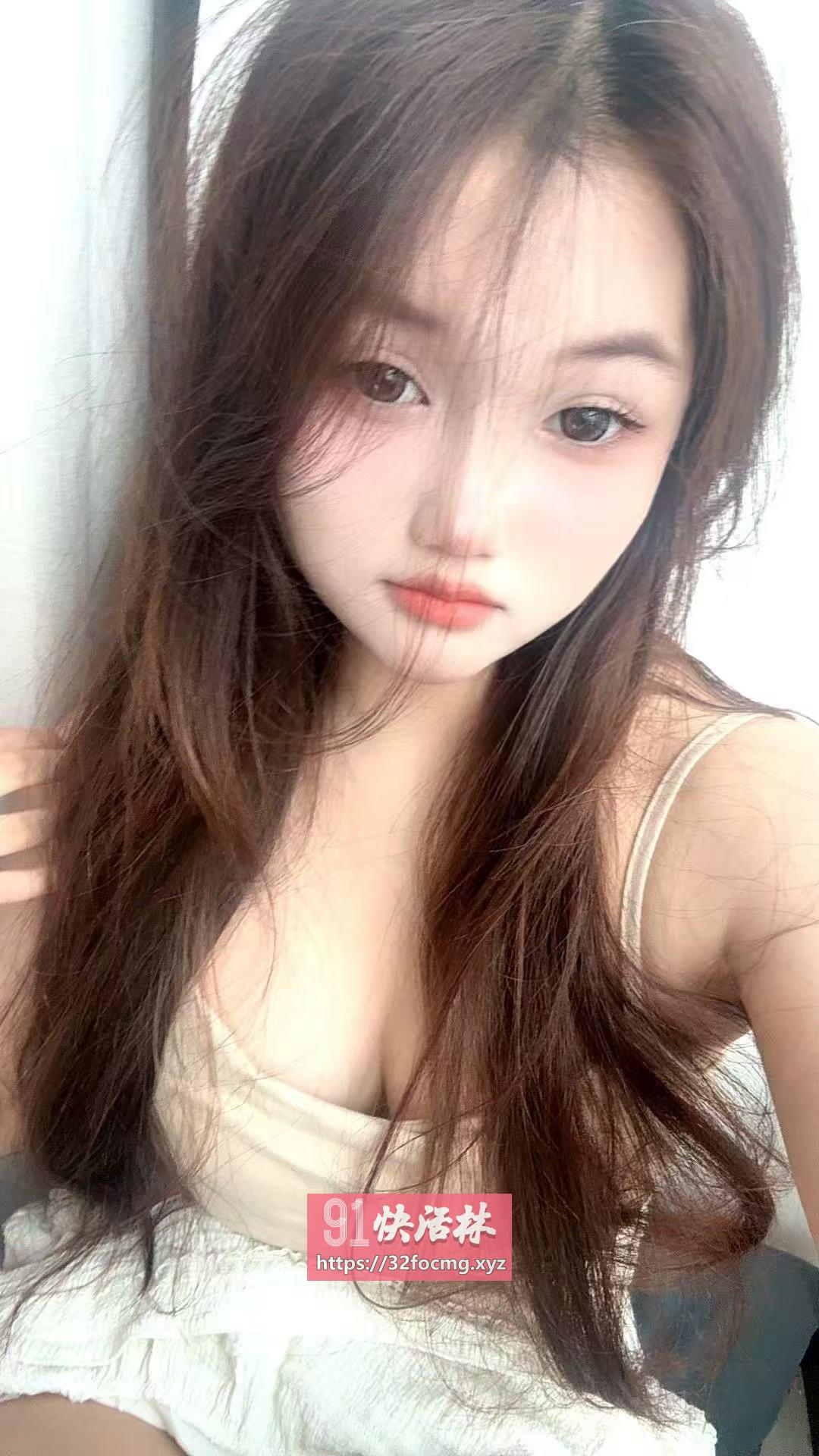 白皙穴紧水嫩妹可舌吻