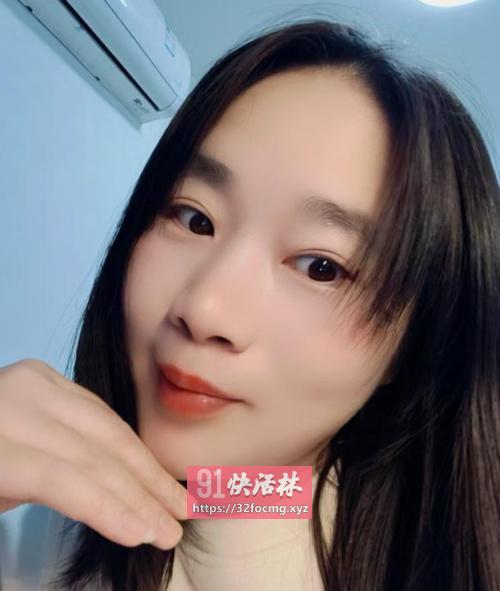 大胸肥臀小姐姐