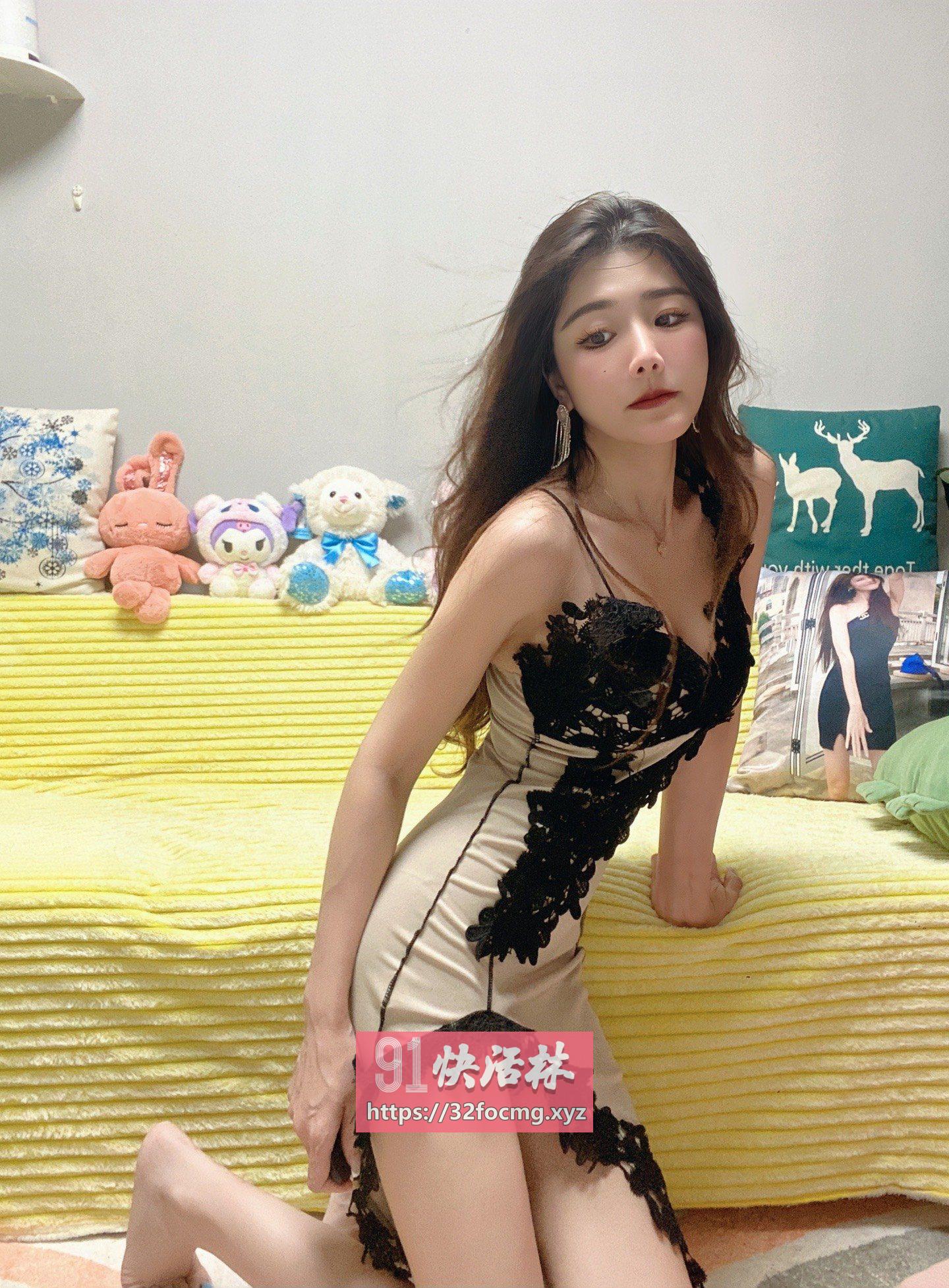 软妹子原装酥胸好柔软