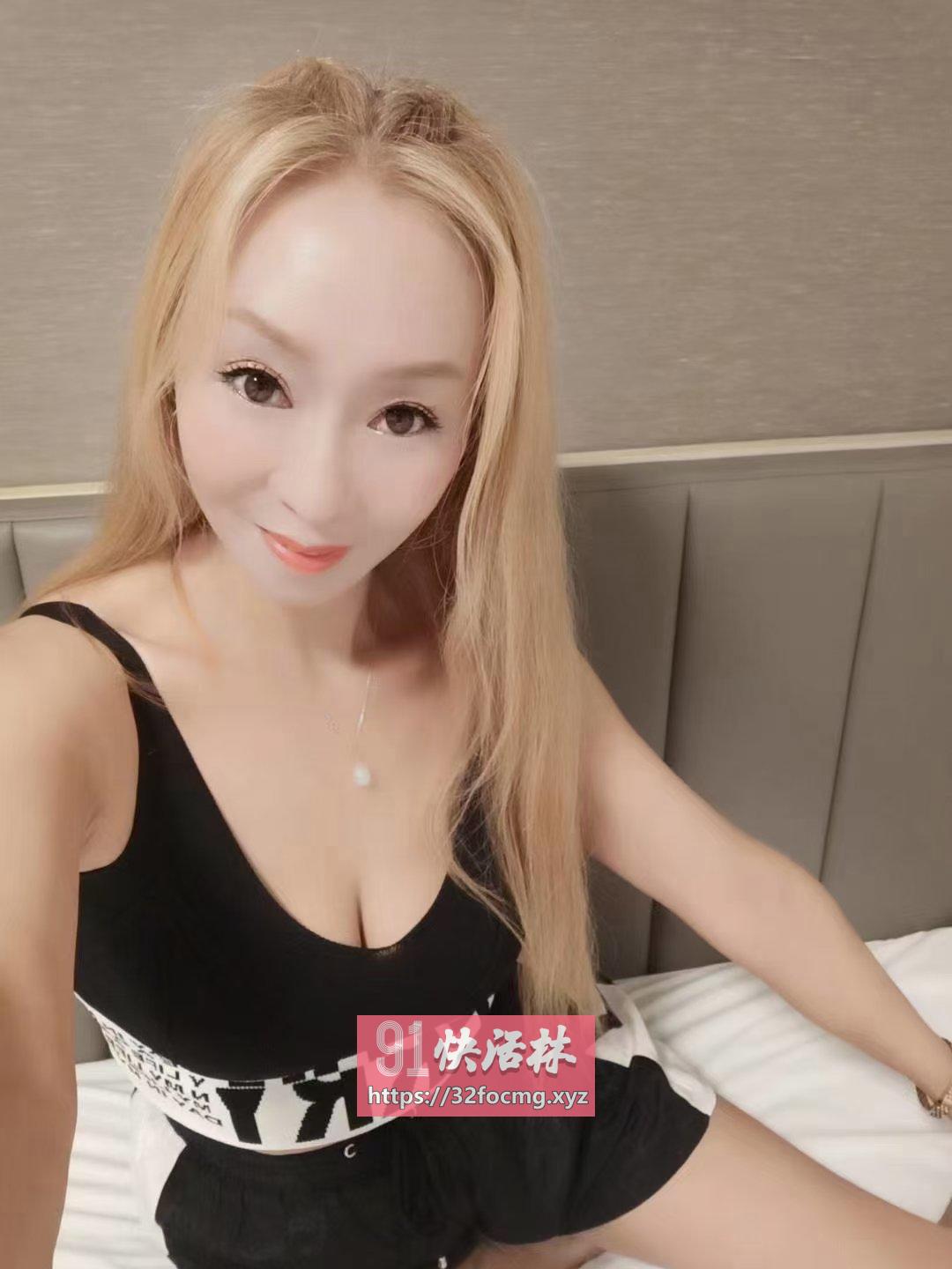 胸大价格实惠的熟女