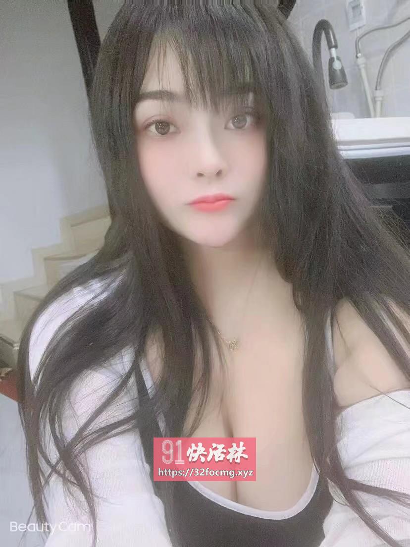 制服骚女粉嫩多汁